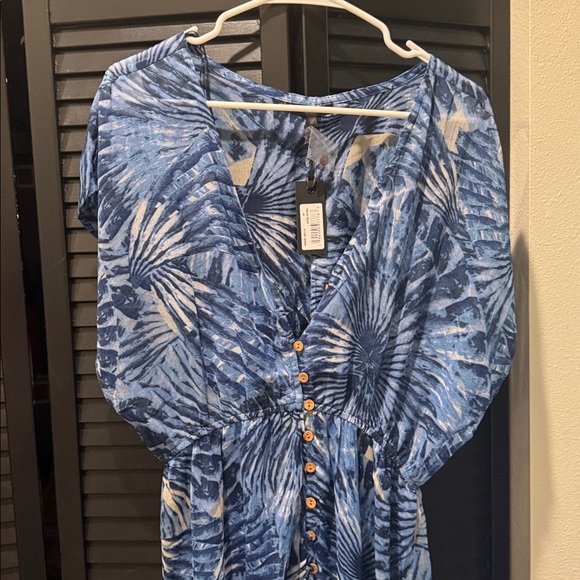 Kendall & Kylie Other - Kendall & Kylie Blue Tropical Beach Cover Up Maxi Dress NWT Medium